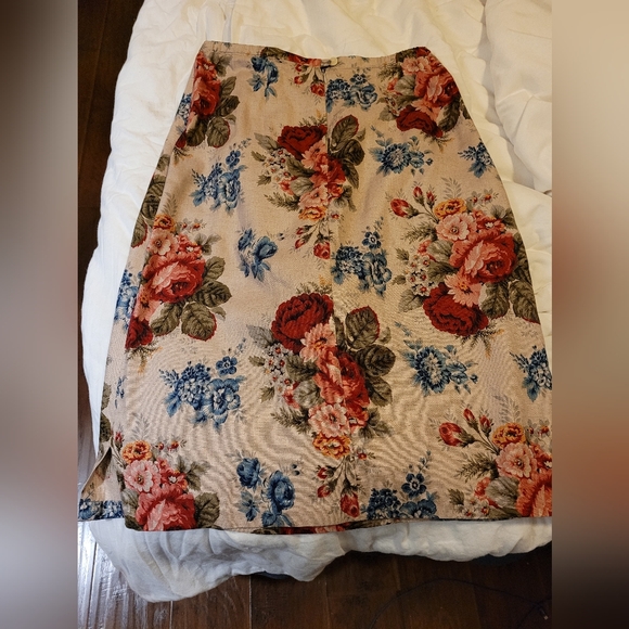 Floral Tapestry Heritage A-Line Skirt - Red and Blue Linen Sz 10 - Picture 5 of 6